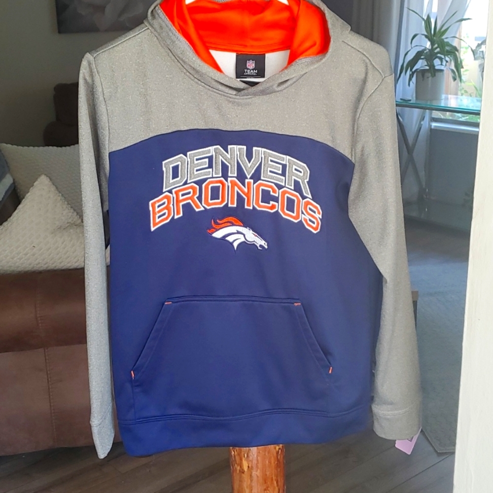 NWOT NFL Team Apparel Broncos hoody. Youth size 14/16.